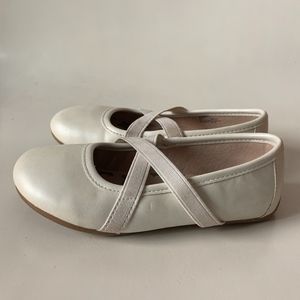 Livie & Luca Aurora White Pearl Ballet Flats 10-11
